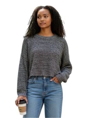 Staring at Stars Woman’s Black & White Nubby Knit Crop Long Sleeve Sweater M